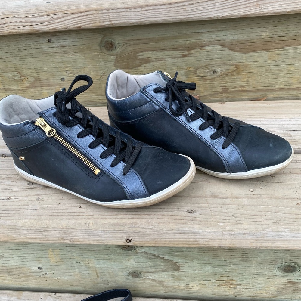 REDUCED 🔴🔴Leather sneakers.... that I paid too much for!